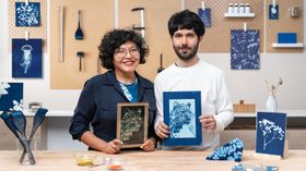 Cyanotype: Printing with Light. Craft course by Fábrica de Texturas