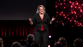 Técnicas de Narrativa para Discursos Impactantes no Estilo TEDx. Curso de Marketing, e Negócios por Andrea Sampson