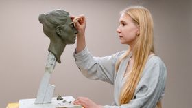 Introduction to Realistic Figurative Sculpture . Craft course by Jana Büttner