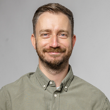 Adam Miklosi