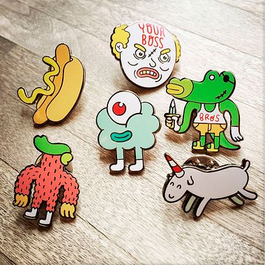 15 diseñadores que se suman a la moda de los pins