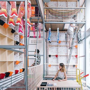 Izaskun Chinchilla diseña un coworking con 'Ikea Hacks'
