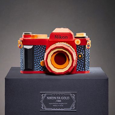 Réplicas de cámaras fotográficas hechas con papel