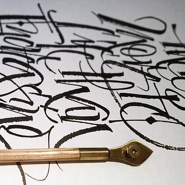 Mister Kams, un romance entre caligrafía y lettering