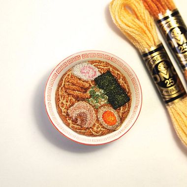 Los microbordados gastronómicos de Ipnot
