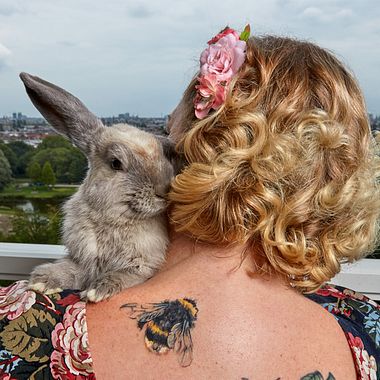 Ella es la fotógrafa oficial de mascotas de Amsterdam