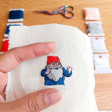 10 artistas del bordado imprescindibles según la comunidad de Domestika