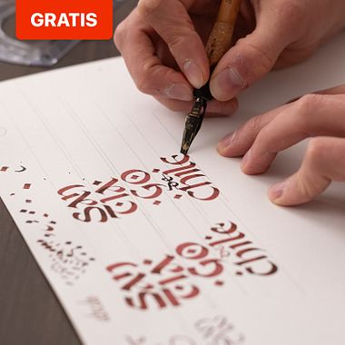 Descarga una plantilla para practicar caligrafía uncial