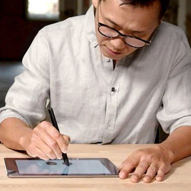Interview with Ji Lee, Creative Director at Facebook and Instagram