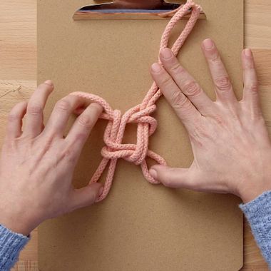Cómo hacer un nudo de la suerte