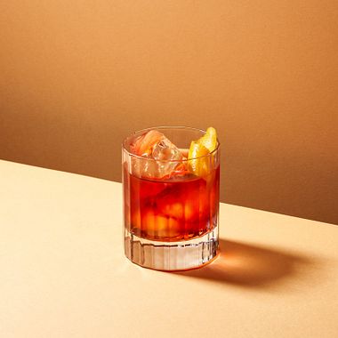 Product Photography: Flash Vs. Natural Light, Which One To Choose?