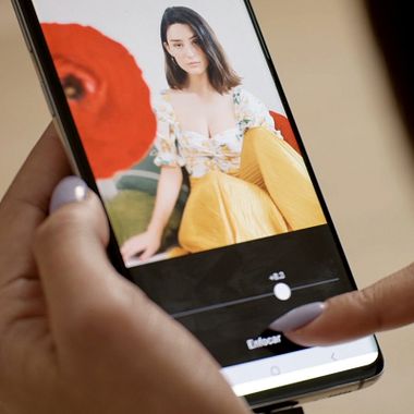 Mobile Photography Tutorial: How to Take Photos of Models with Natural Light