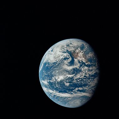 Apollo Program: a Universe of Photographs
