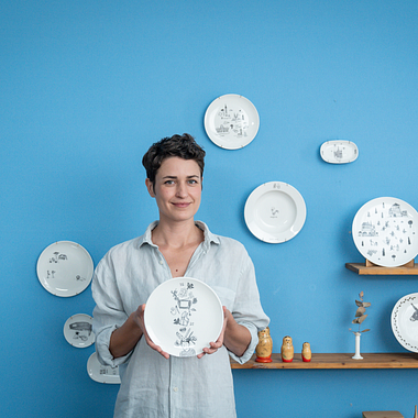 How to Choose a Ceramic Piece to Decorate
