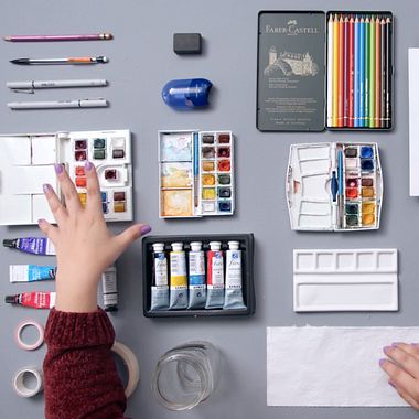Materiales esenciales para pintar con acuarela y gouache