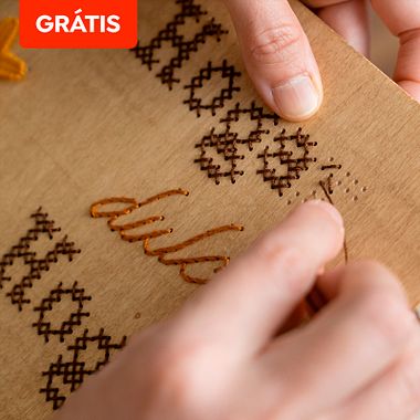 Download grátis: padrão de bordado em madeira