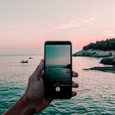 What Is and How to Create a Cinemagraph