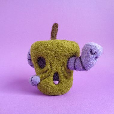 Cómo hacer una manzana podrida con gusano con needle felting