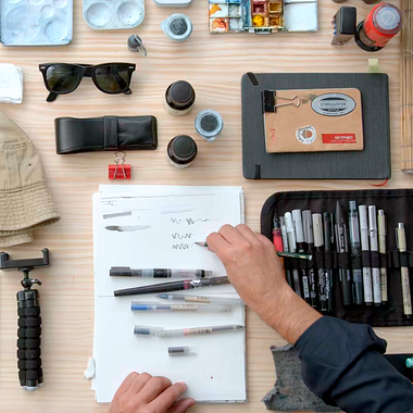 Materiais necessários para criar um sketchbook urbano