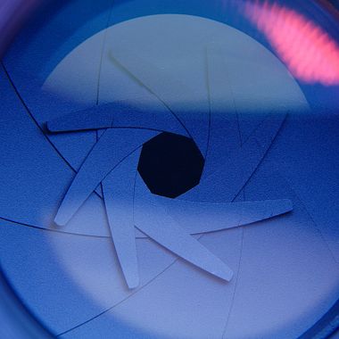 ¿Qué son las lentes anamórficas y esféricas y para qué se usan en el cine?