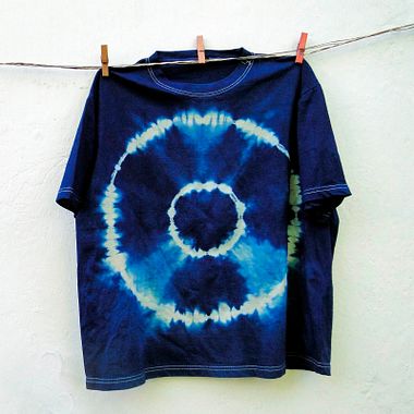 Materiais básicos para tingir tecidos com a técnica Shibori