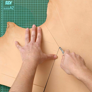 Tutorial Artesanato: como cortar couro passo a passo