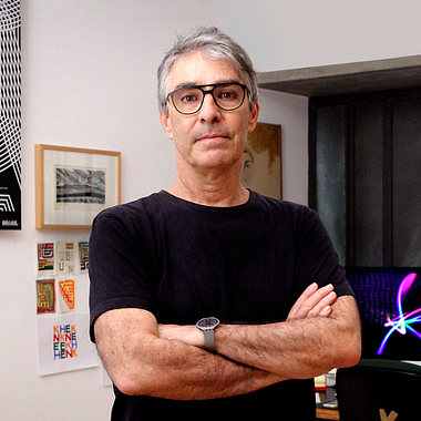 Kiko Farkas: el emblemático diseñador del cartel brasileño 