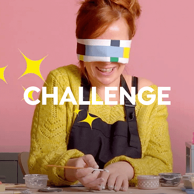 Challenge: pintando cerâmica com os olhos vendados