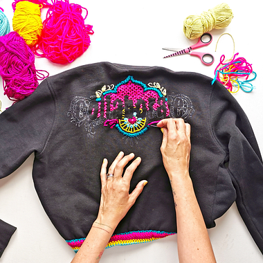 9 Free Tutorials with Easy Ideas to Upcycle Your Clothes