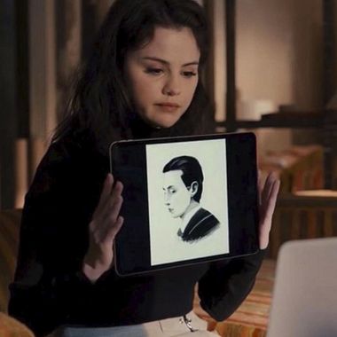 La ilustradora española tras Selena Gomez en la nueva serie de Disney+