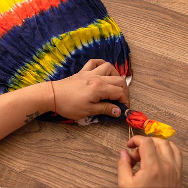 Descarga gratis una guía de teñido tie dye con consejos prácticos