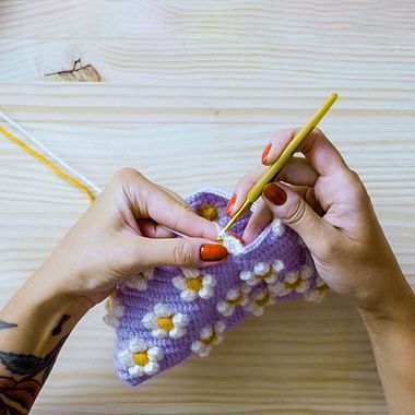 Tutorial Crochê: como fazer um ponto pipoca com 3 cores