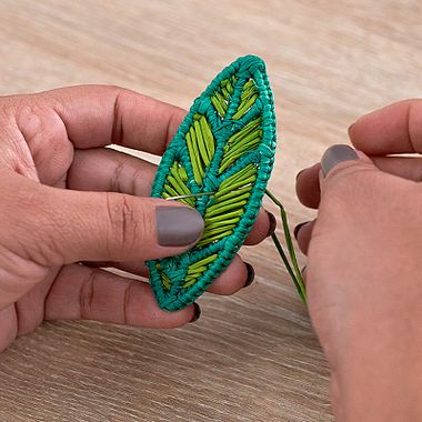 Free Guide: How to Weave with Natural Fibers