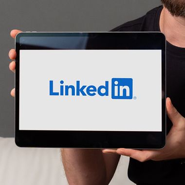 LinkedIn Tutorial: How to Reach Out to Decision Makers