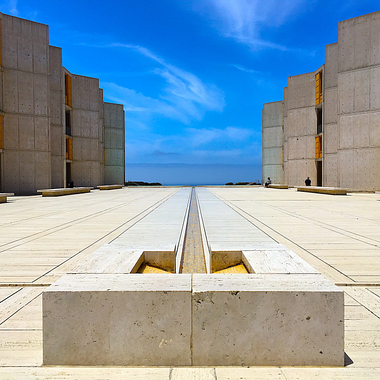 Iconic Buildings Around the World and the Stories behind Them