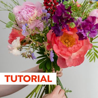 Tutorial di composizione floreale: come realizzare un bouquet