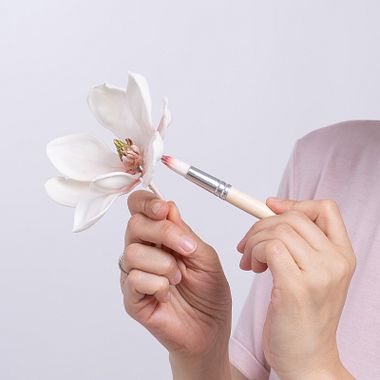 Cake Decoration Tutorial: How to Paint and Assemble a Sugar Flower