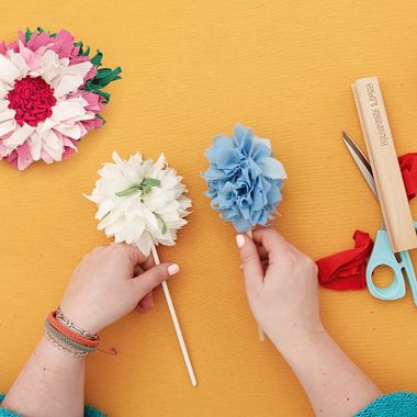 Tutorial: How to Make A Rag Rug Flower Bouquet 