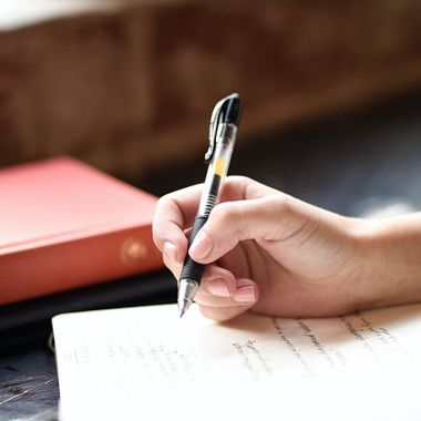 Cómo escribir un libro: 7 pasos básicos