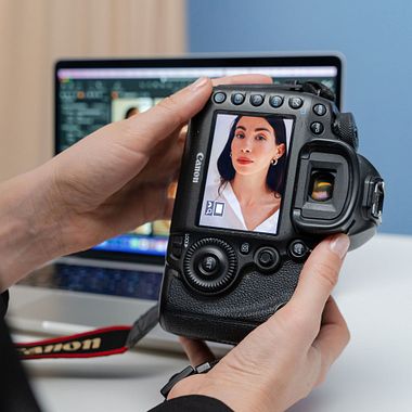 Top Pro Tips for Creating Captivating Minimalist Portraits