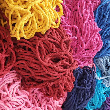 Macramé Tutorial: how to dye a textile tapestry 