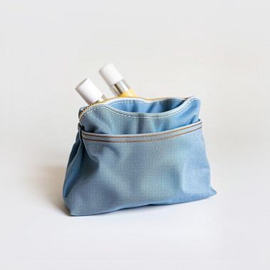 Upcycling Tutorial: How To Create a Makeup Bag With Your Scraps 