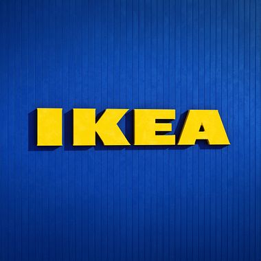 La storia del catalogo IKEA: 70 anni di design, cultura e creatività in formato cartaceo.