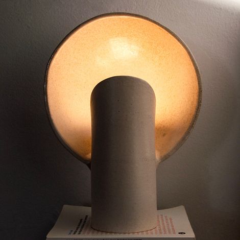 Lámpara de mesa de gres