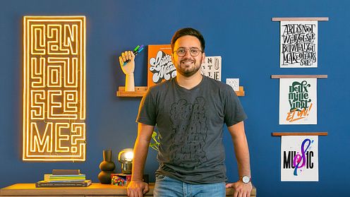 Introduction to Hand-Lettering: Composing Colorful Letters by Stephane  Lopes