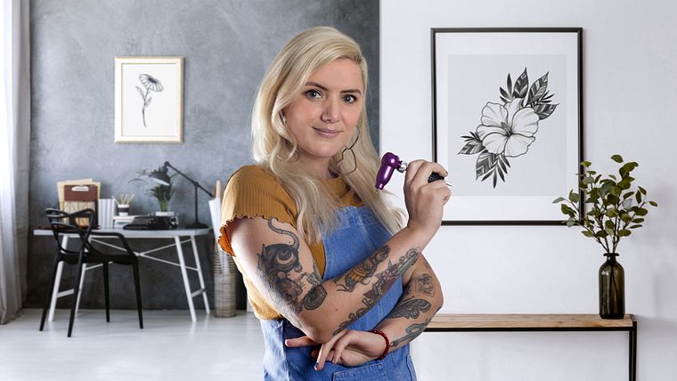 Tatuagem botânica com pontilhismo