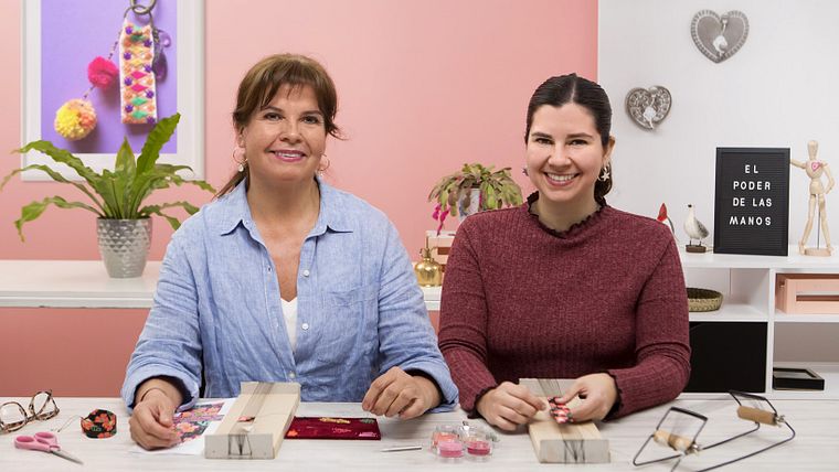 Design e criação de bijuteria com miçanga