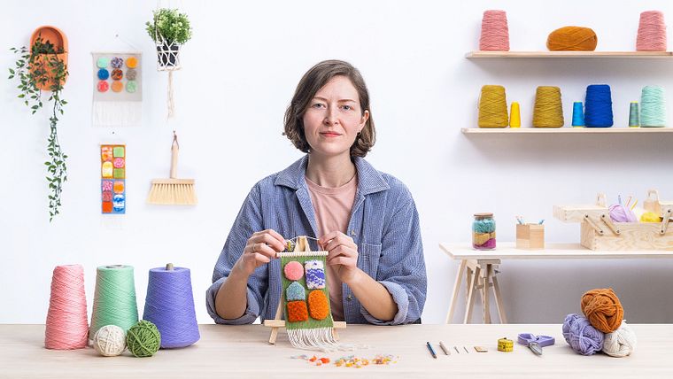 Weben in 3D: Designe Wandbehänge mit Textur und Fransen