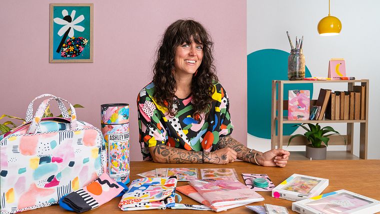 Markenkooperation: Deinen Kunststil auf Konsumgüter anwenden