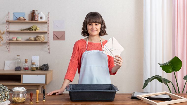 Handgeschöpftes Recyclingpapier: Gestalte ein Briefpapier-Set